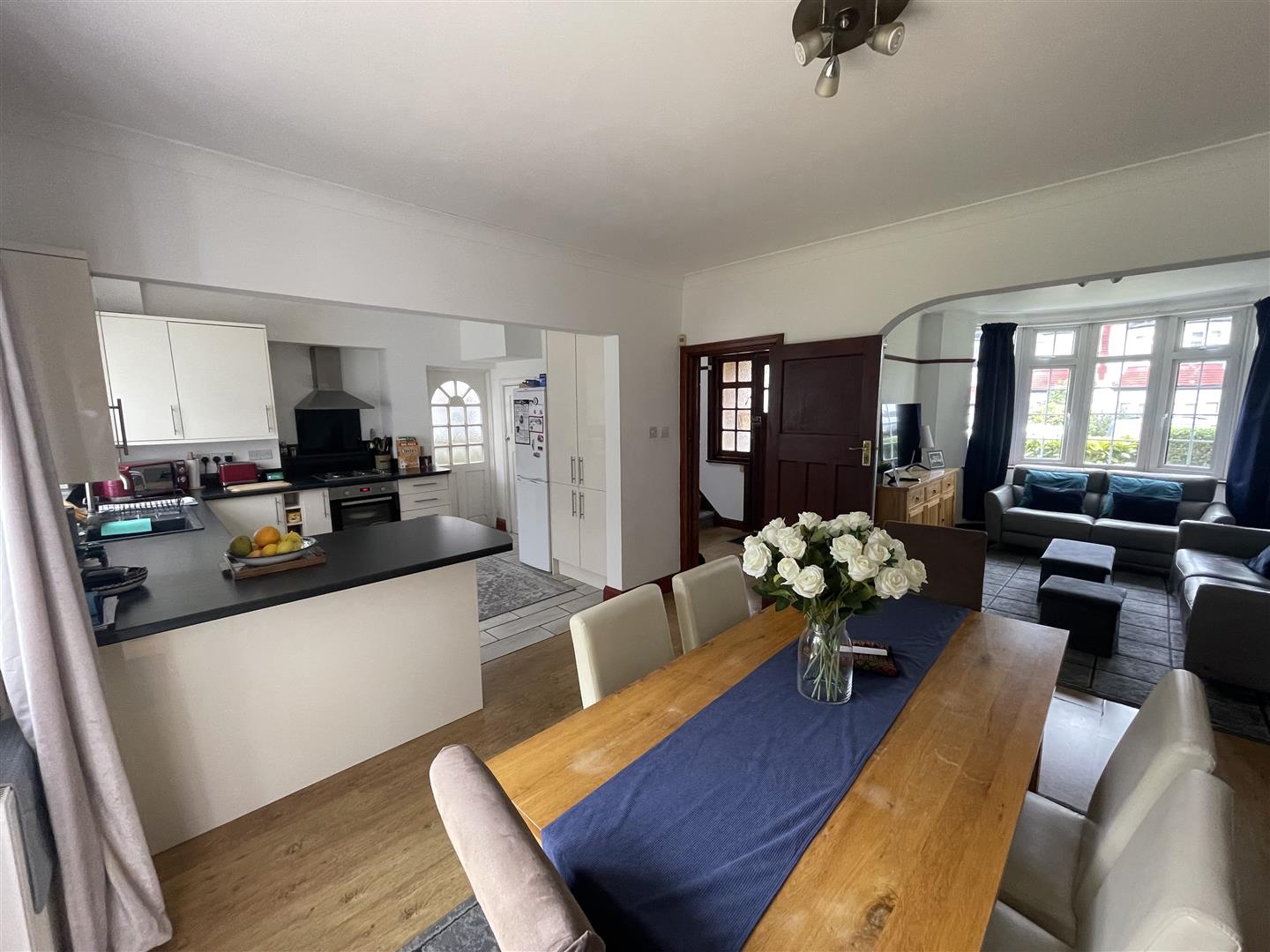 3 bed property in Ridgeview Road, Whetstone